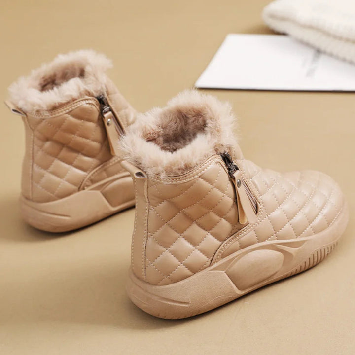 YVIA – KUSCHELIGE STIEFELETTE