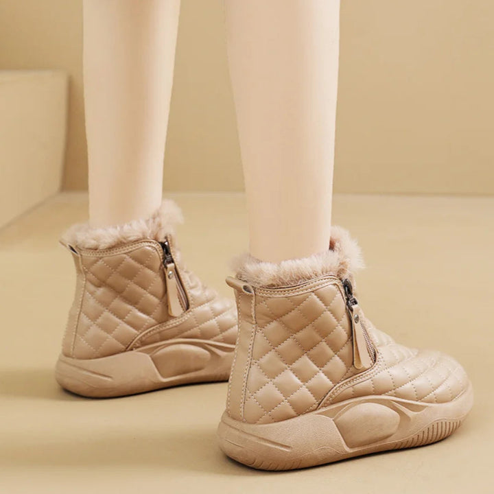 YVIA – KUSCHELIGE STIEFELETTE