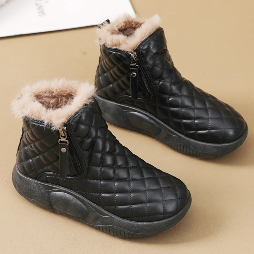 YVIA – KUSCHELIGE STIEFELETTE