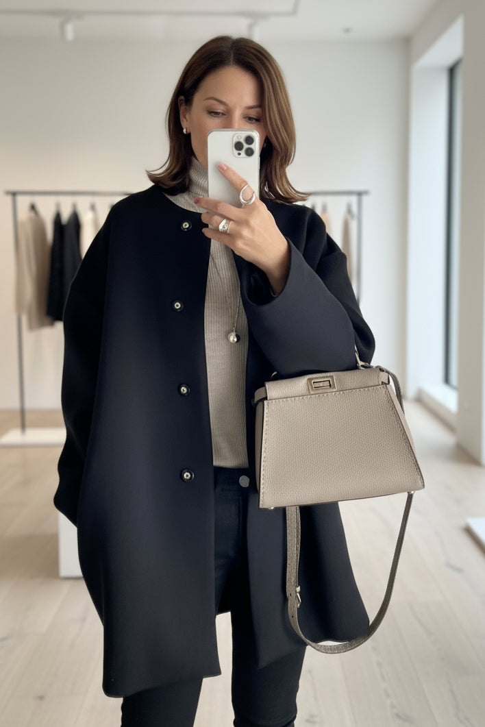 LIA – ELEGANTER GERADLINIGER MANTEL