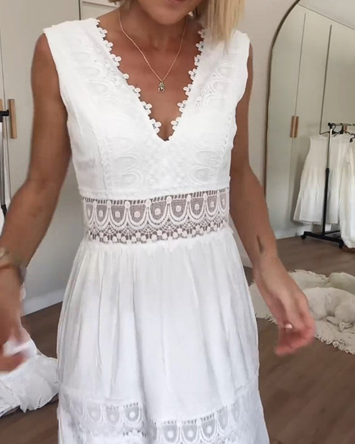 ALMA – SPITZENKLEID MIT V-AUSSCHNITT