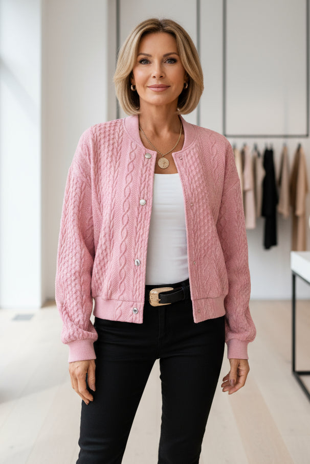 PENELOPE – GESTRICKTE STRICKJACKE