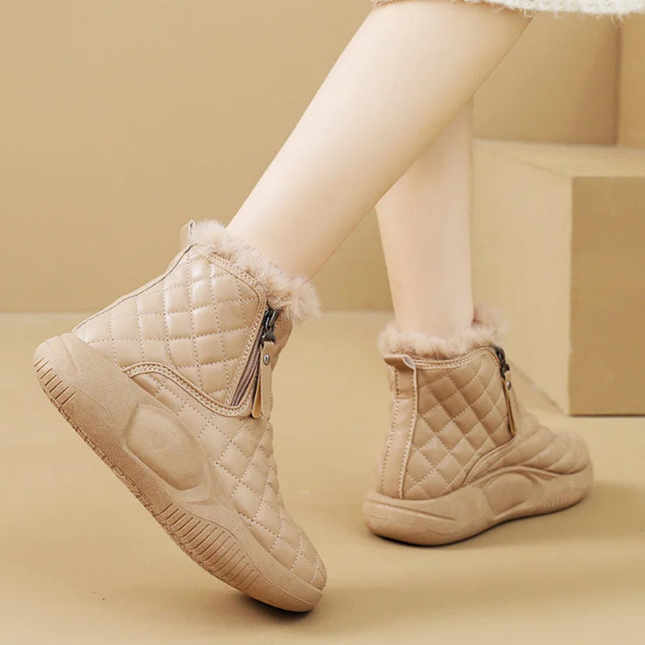 YVIA – KUSCHELIGE STIEFELETTE