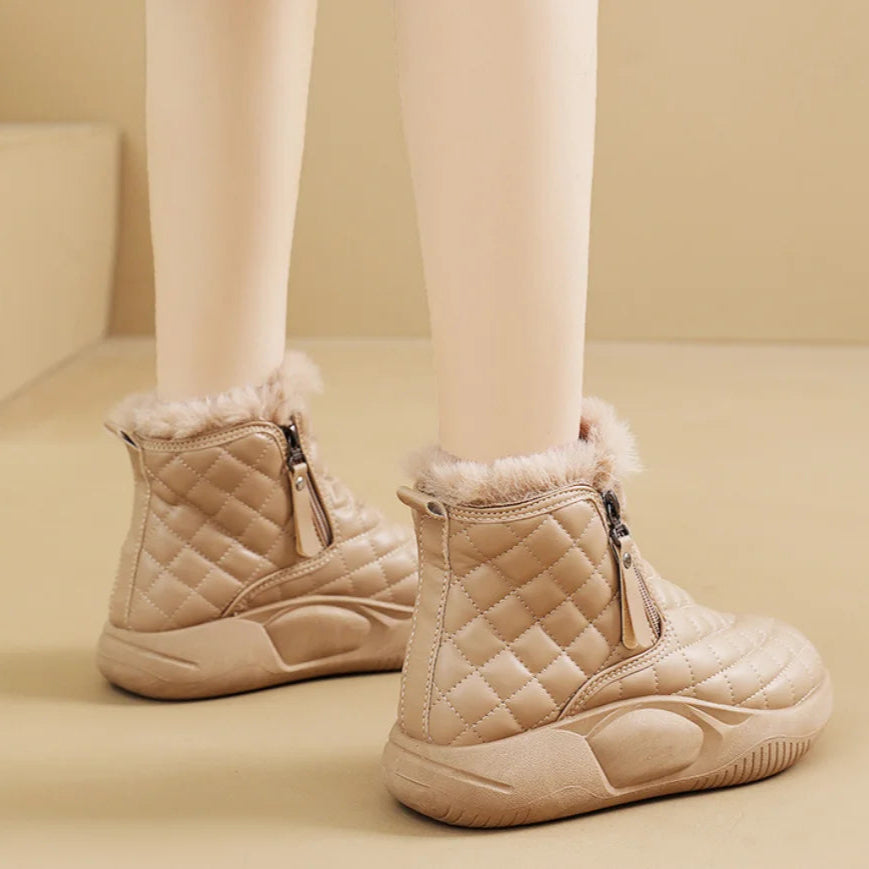 YVIA – KUSCHELIGE STIEFELETTE