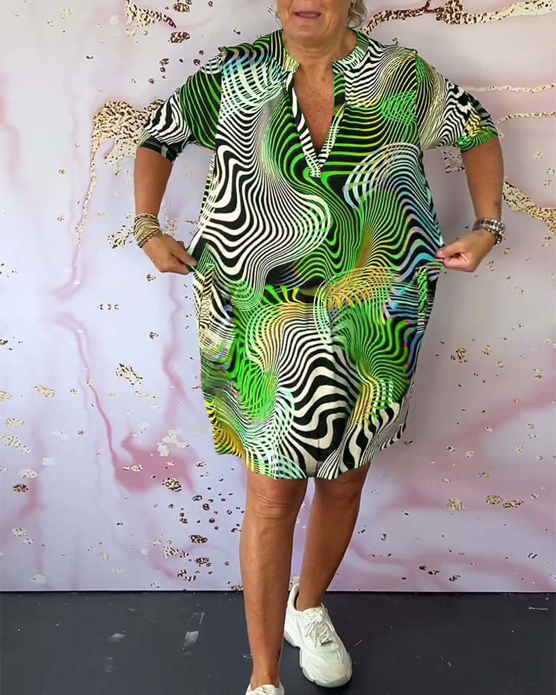 ALIRA – KLEID MIT LEBENDIGEM MUSTER