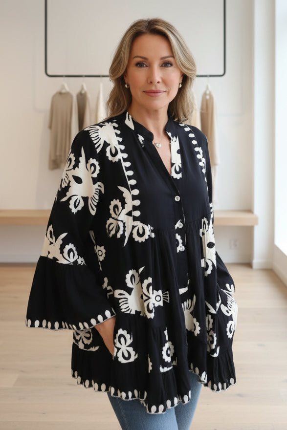 NYSSA – STILVOLLE STICKBLUSE