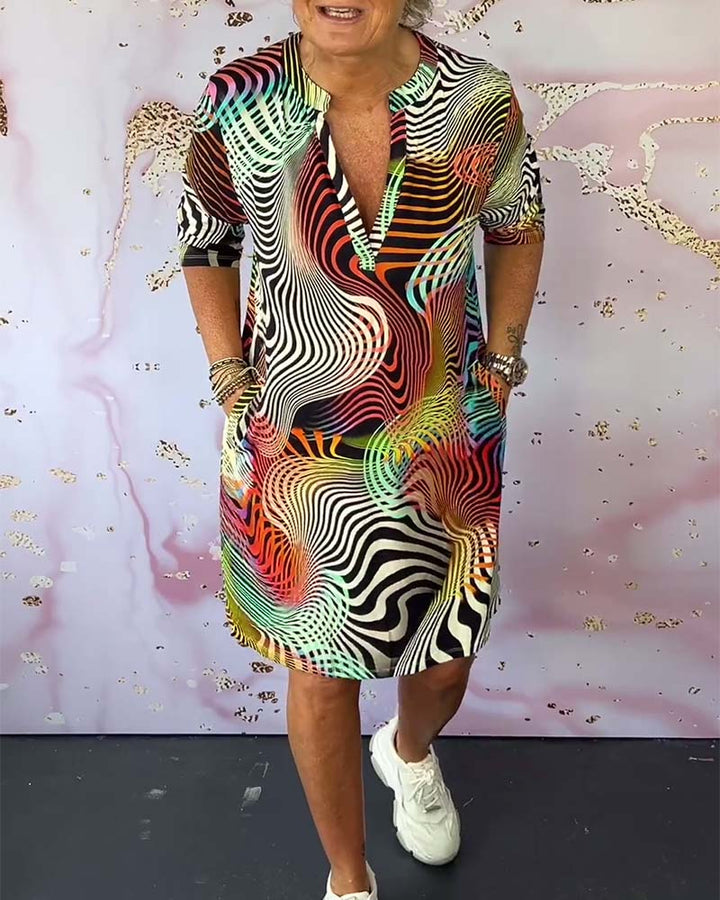 ALIRA – KLEID MIT LEBENDIGEM MUSTER